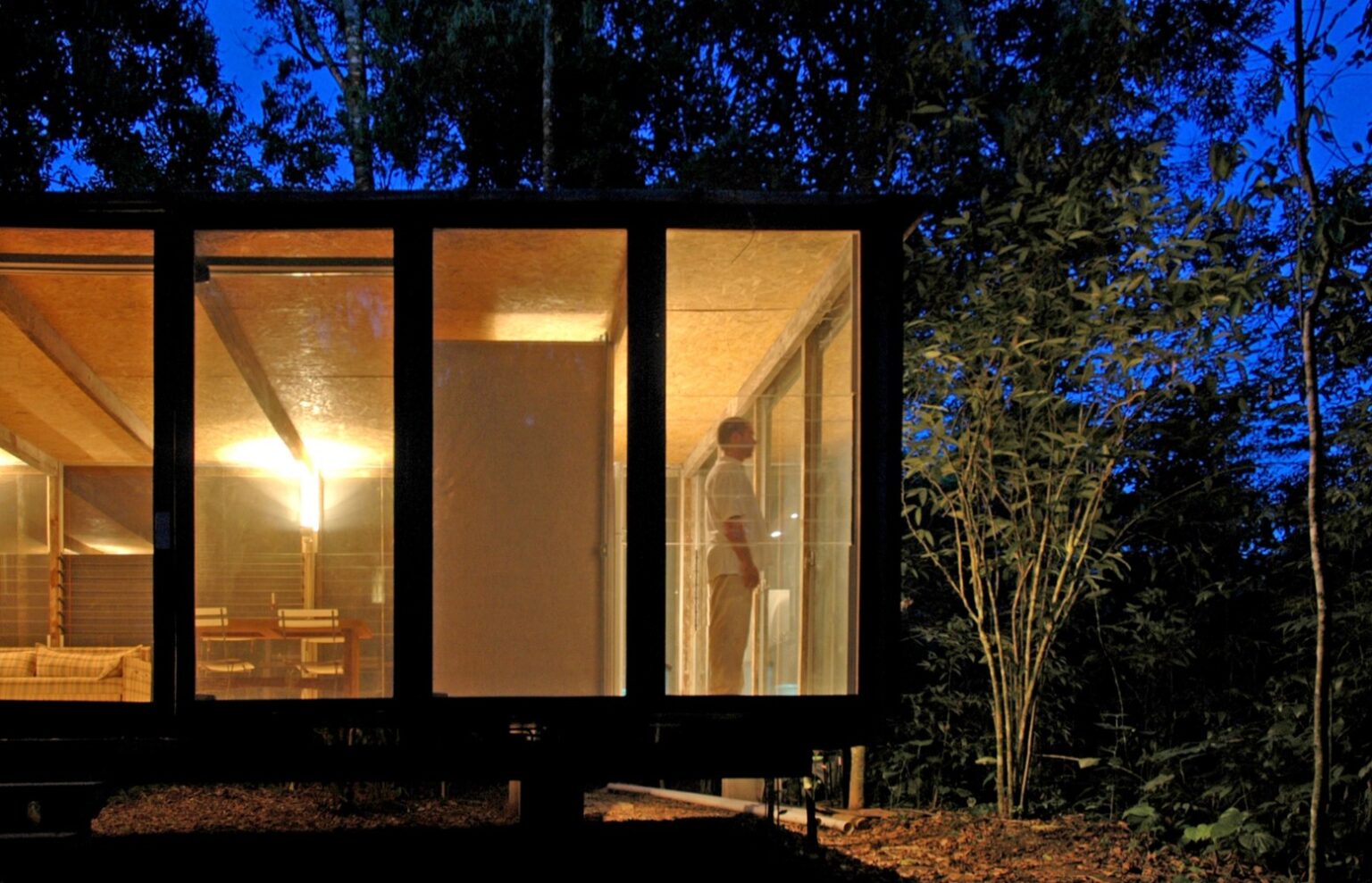 Casa na Mata / NITSCHE ARQUITETOS. Foto: © João Nitsche